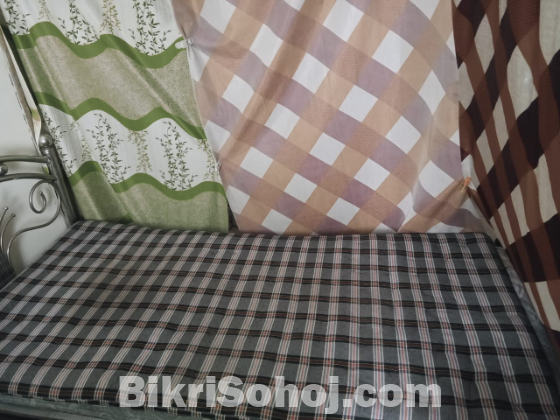 স্টিলের সিঙ্গেল খাট সাথে তোশক and Mattress
